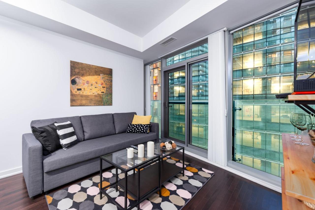 The York Boutique Suites Toronto Kültér fotó
